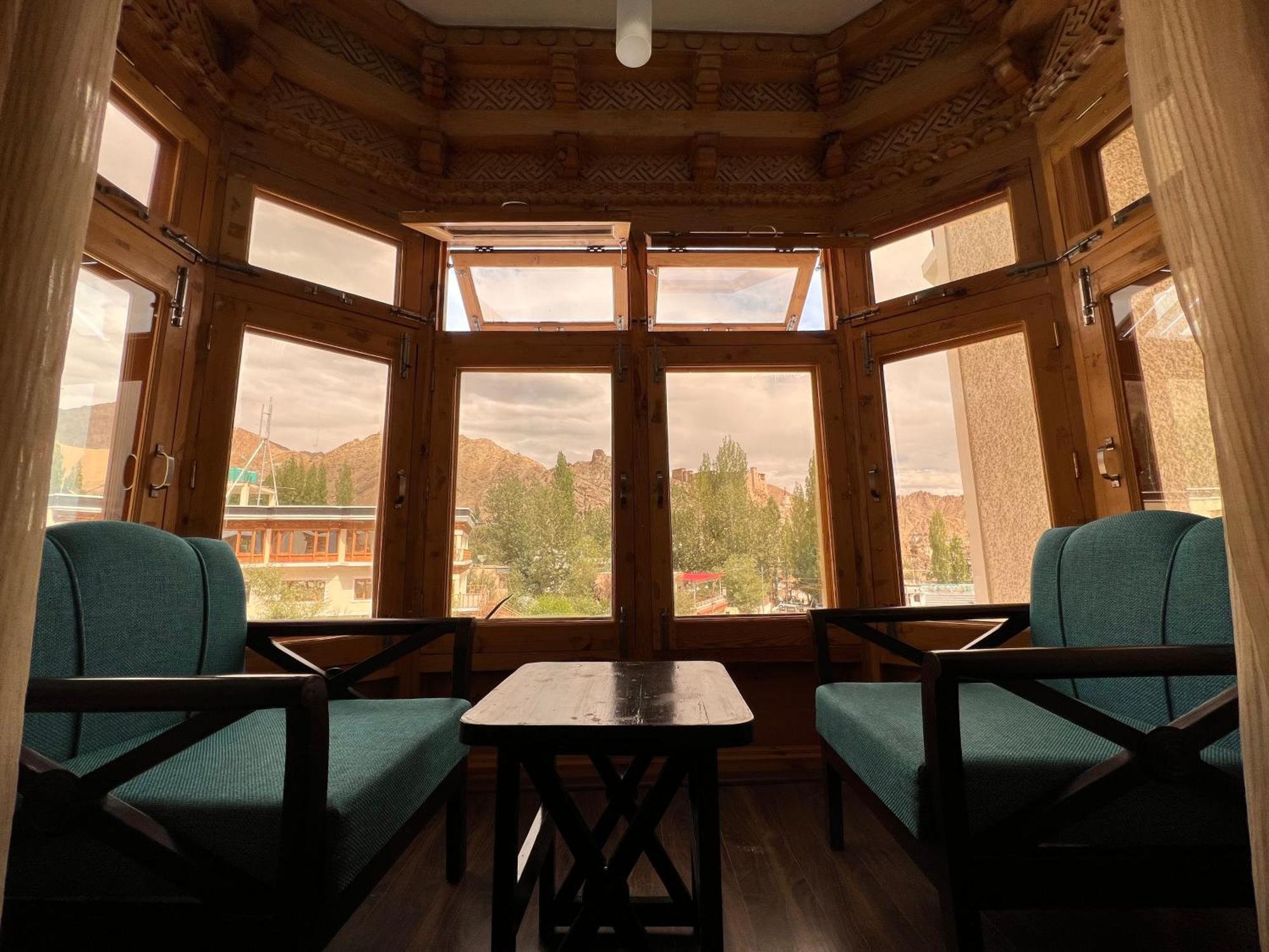 Hotel New Glacier View Leh Bagian luar foto