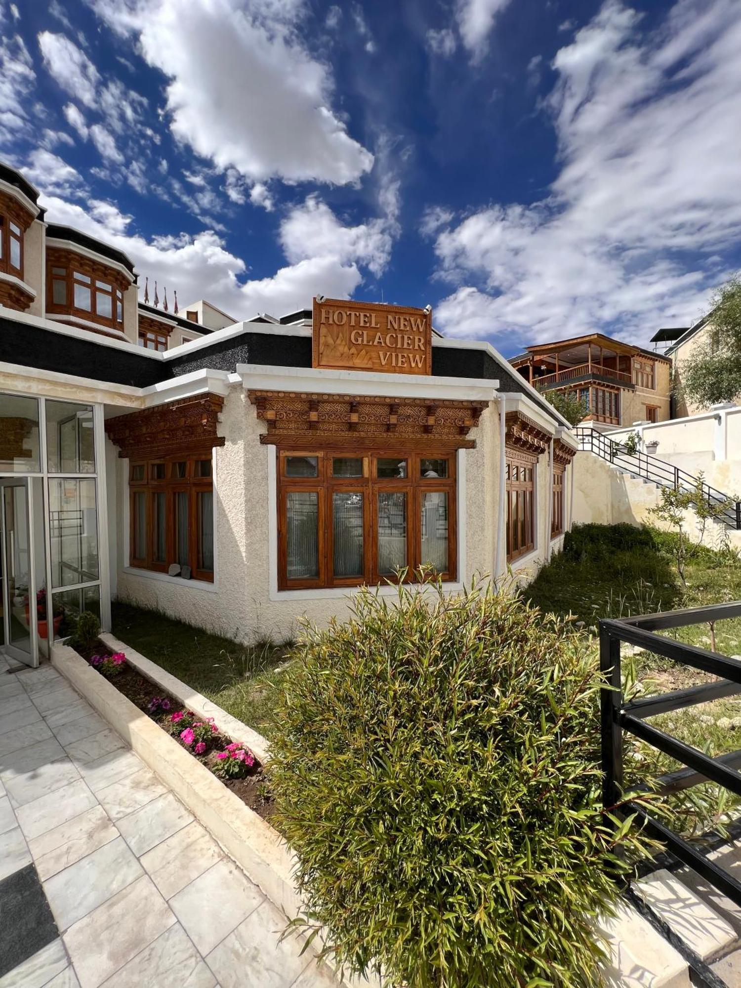 Hotel New Glacier View Leh Bagian luar foto