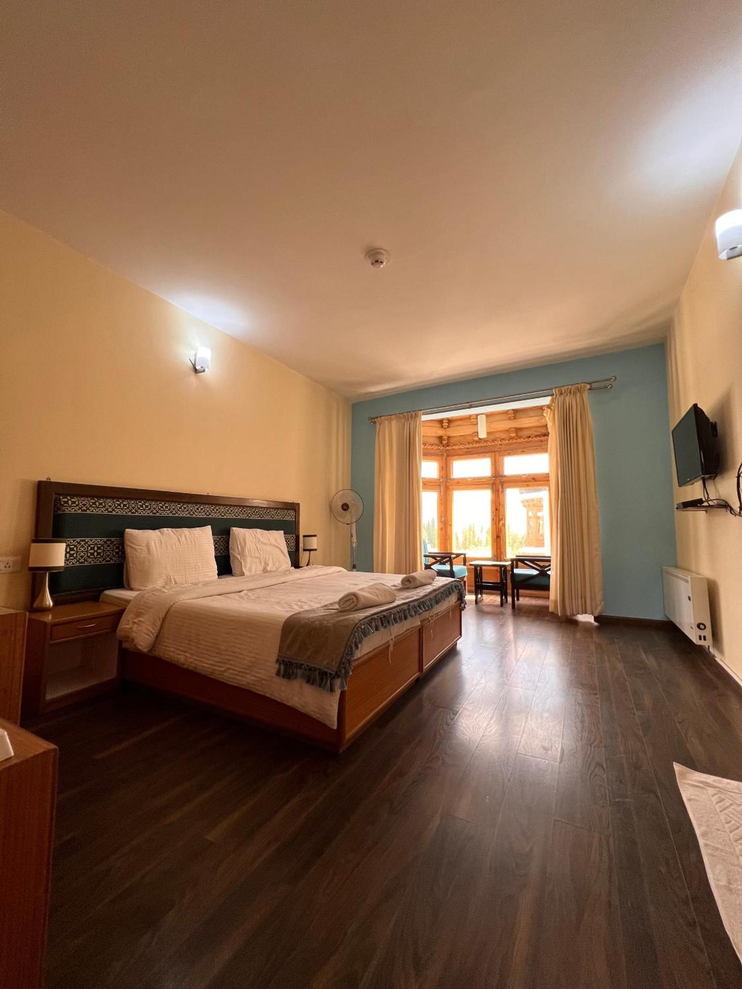 Hotel New Glacier View Leh Bagian luar foto