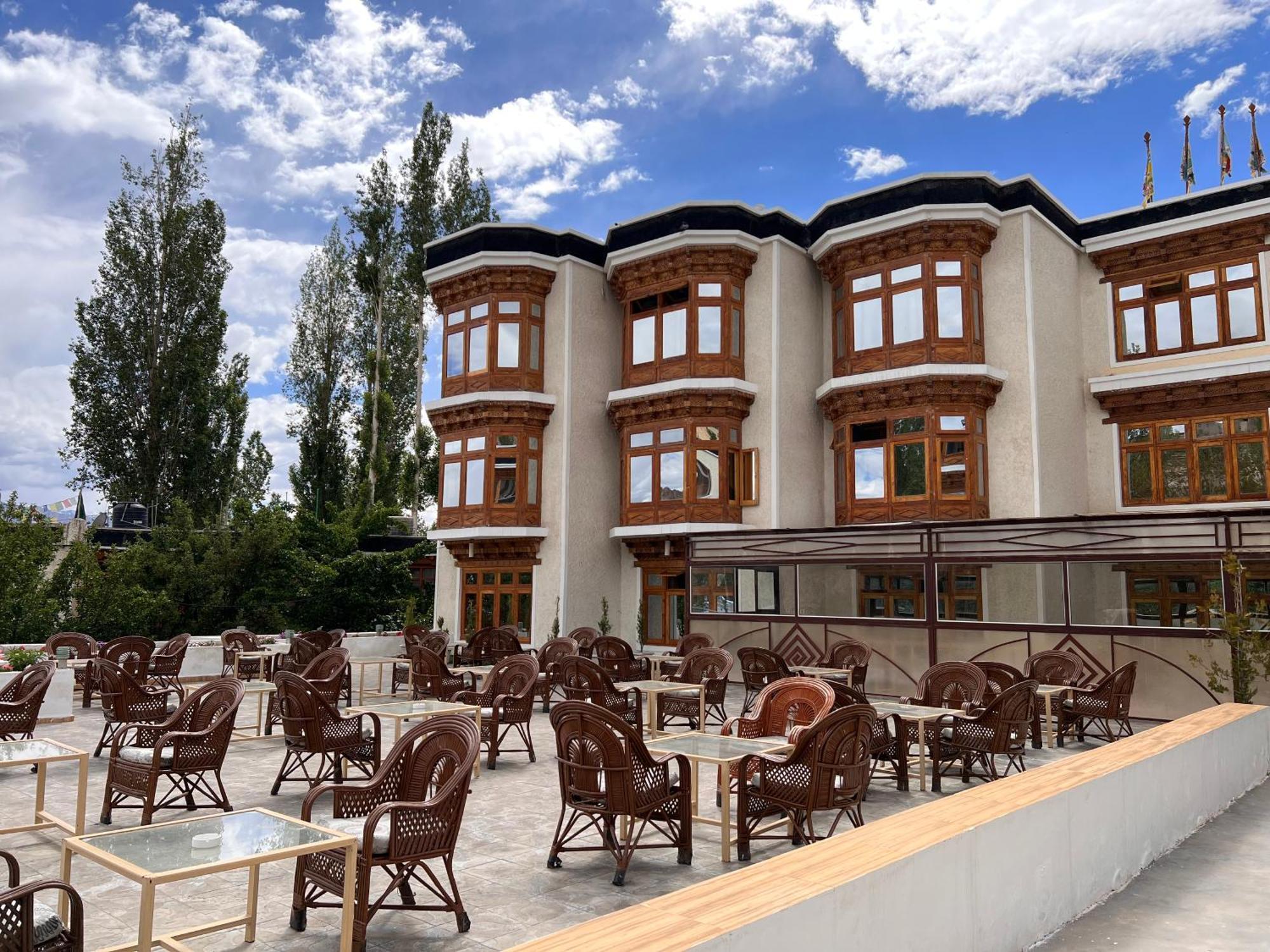 Hotel New Glacier View Leh Bagian luar foto