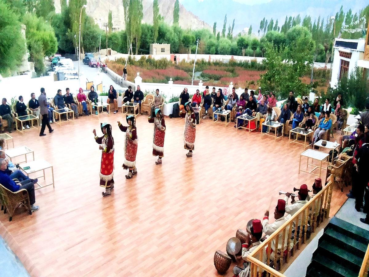 Hotel New Glacier View Leh Bagian luar foto