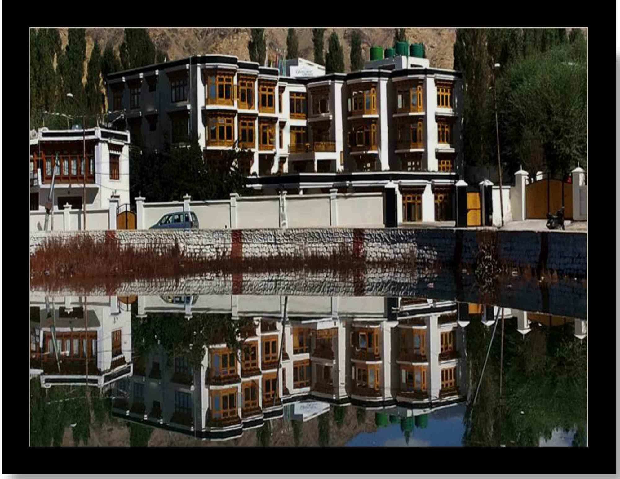 Hotel New Glacier View Leh Bagian luar foto