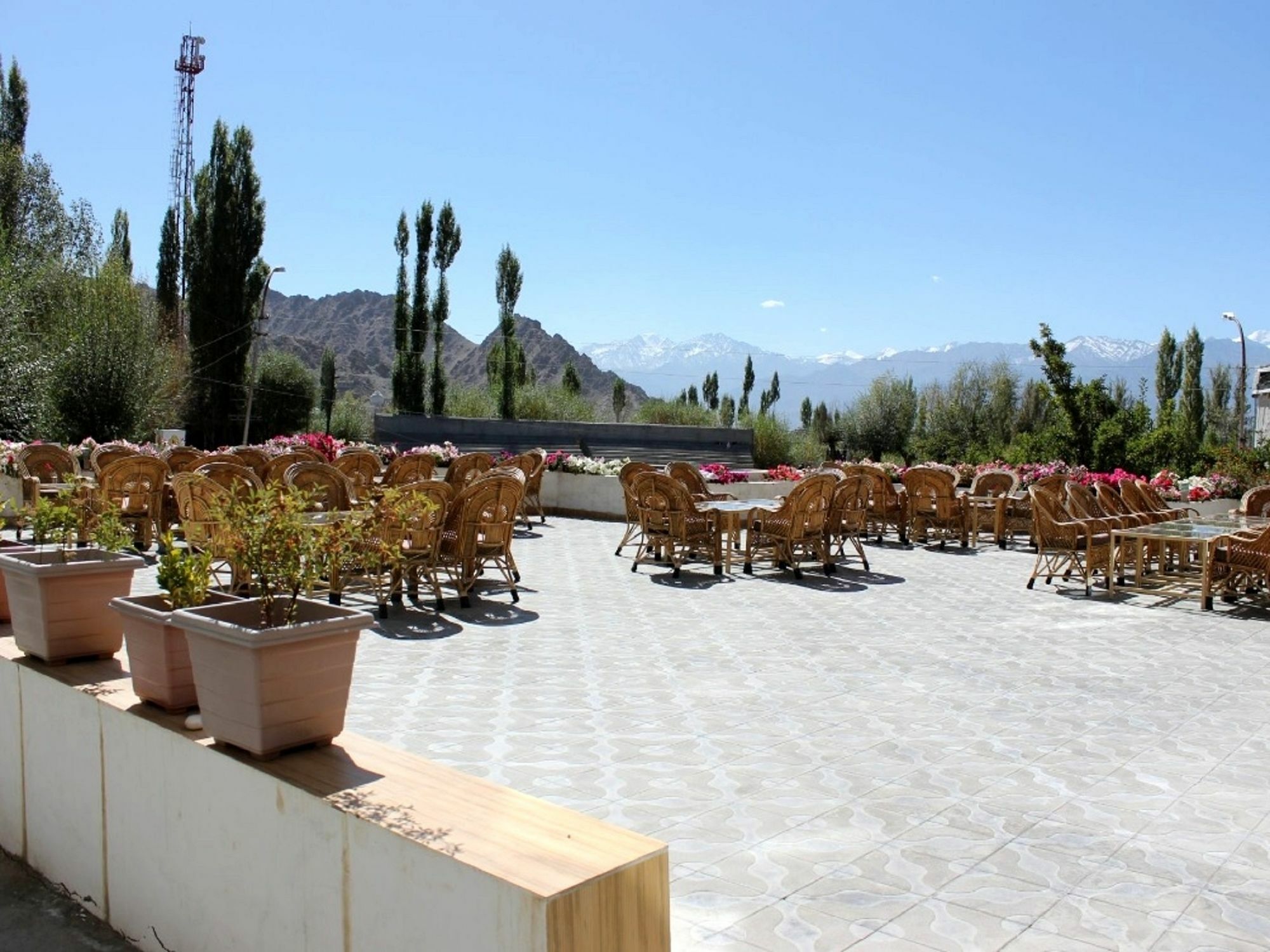 Hotel New Glacier View Leh Bagian luar foto
