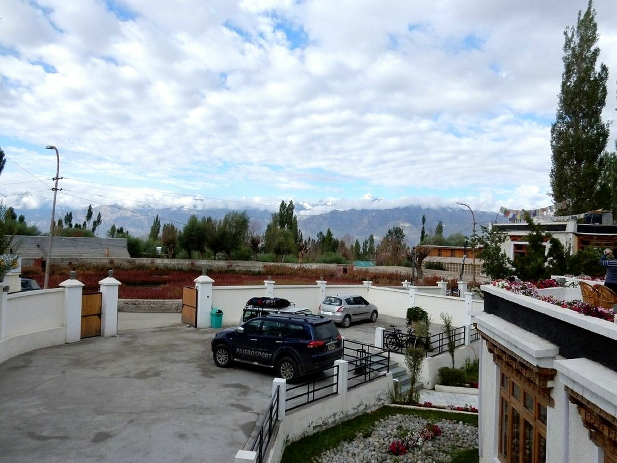 Hotel New Glacier View Leh Bagian luar foto