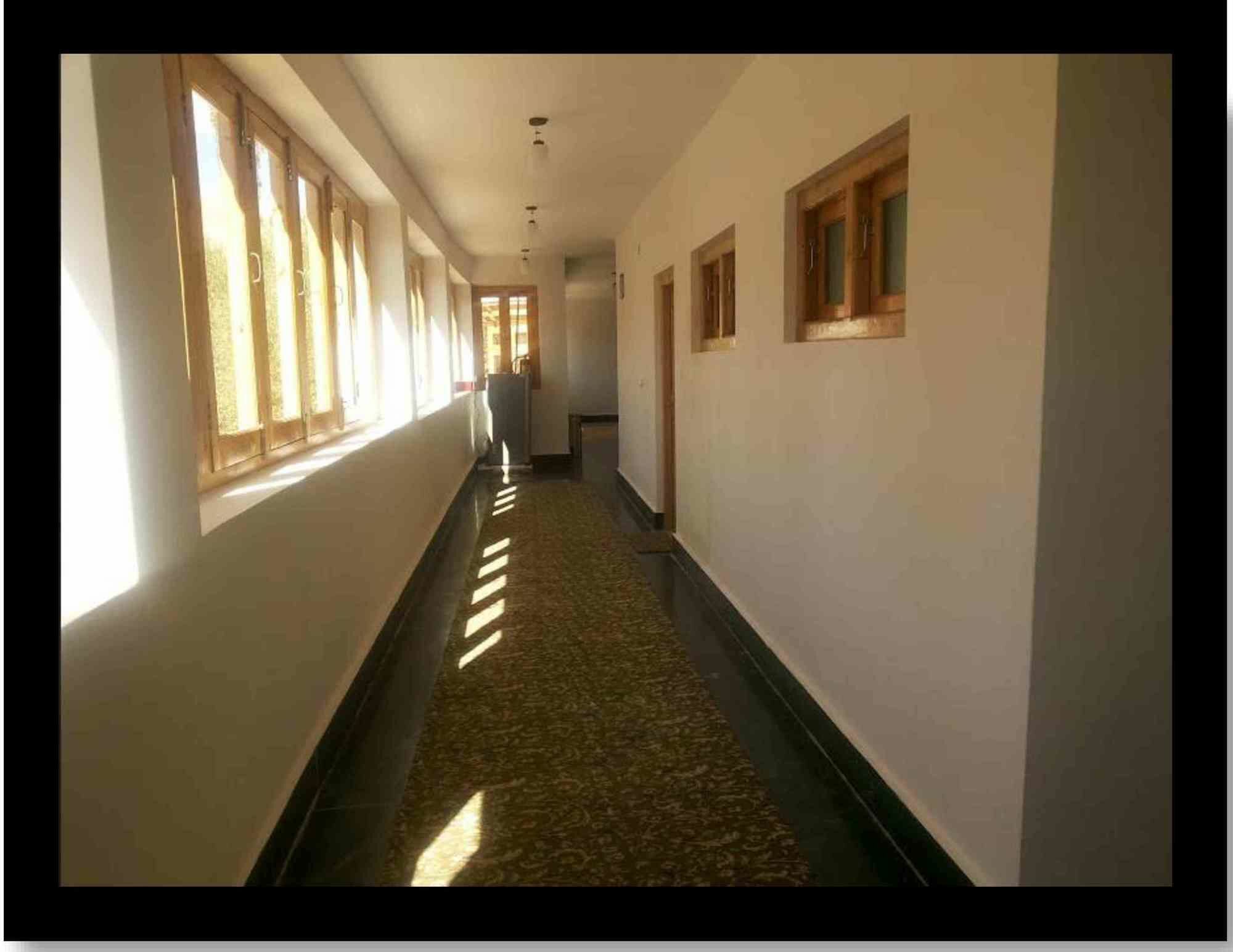 Hotel New Glacier View Leh Bagian luar foto